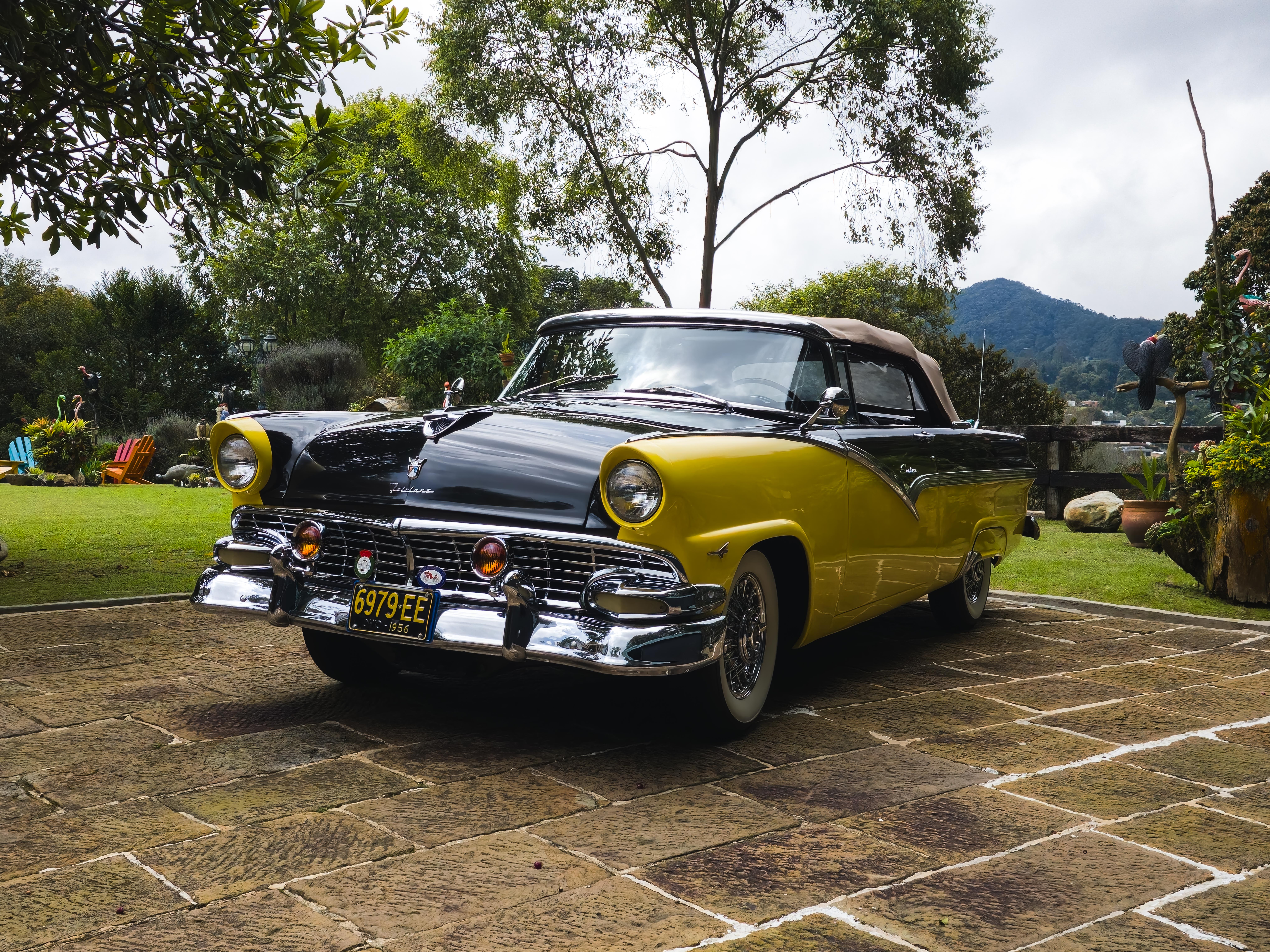 Ford Fairlane Sunliner 1956