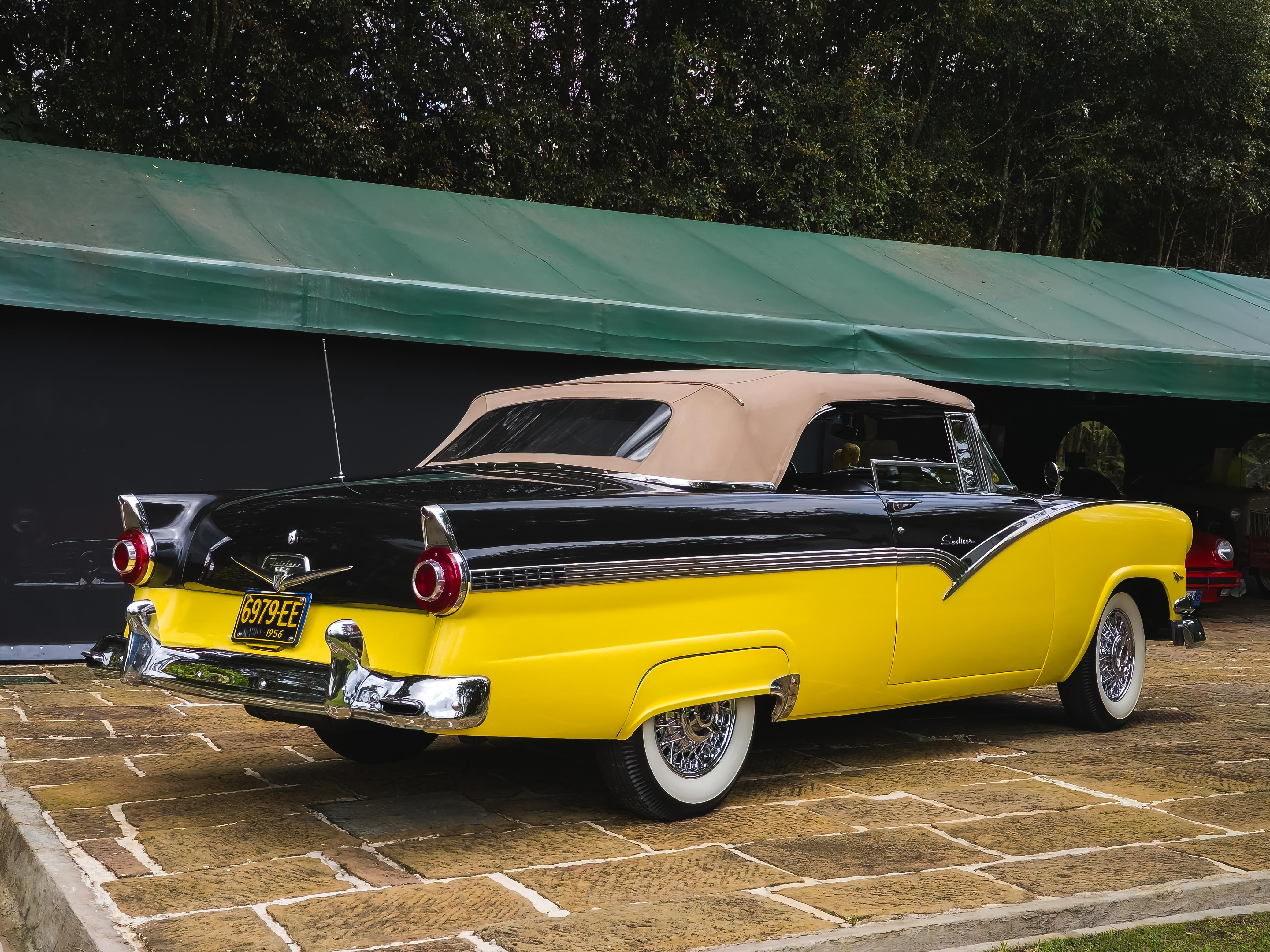 Ford Fairlane Sunliner 1956