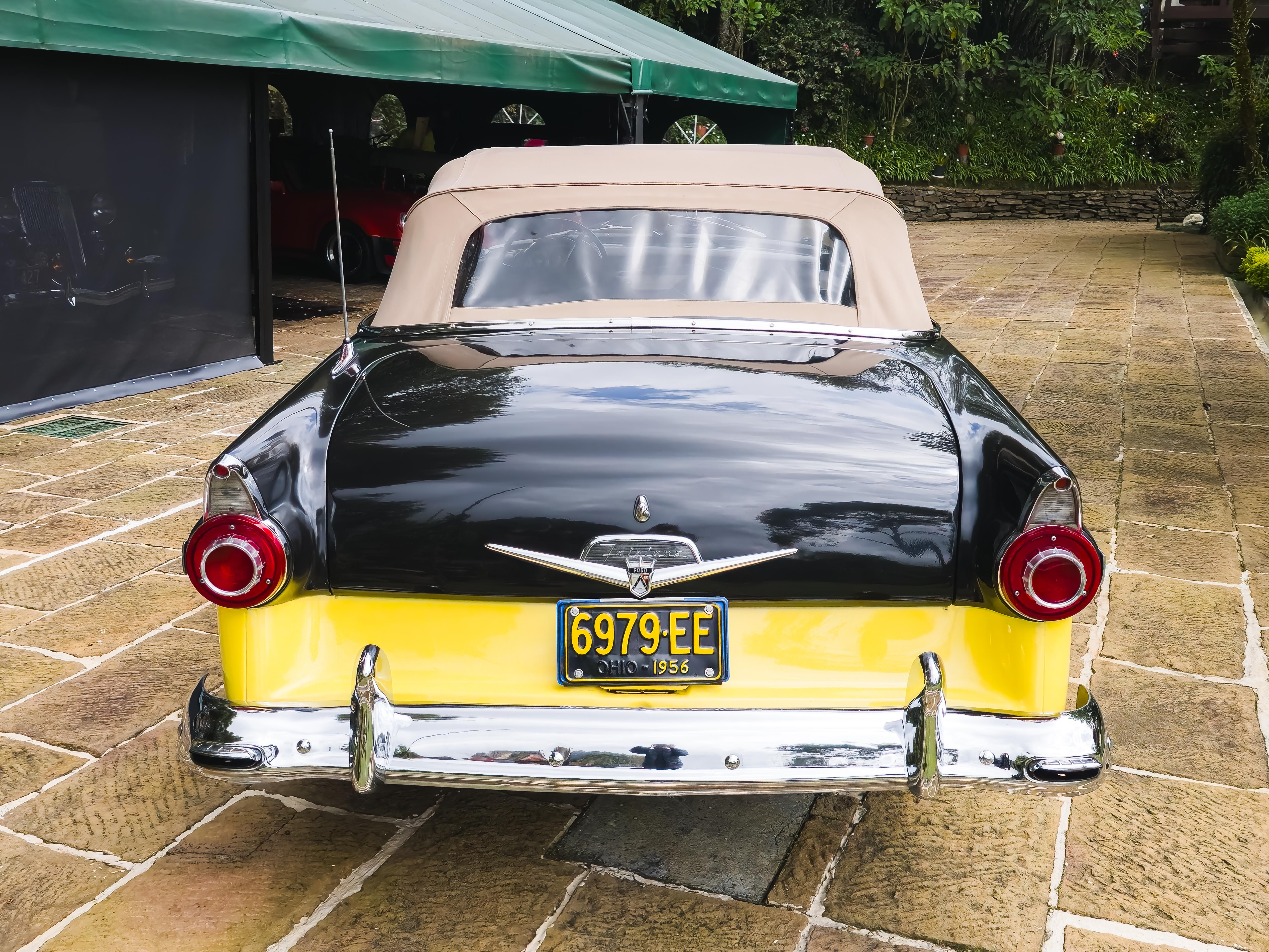 Ford Fairlane Sunliner 1956