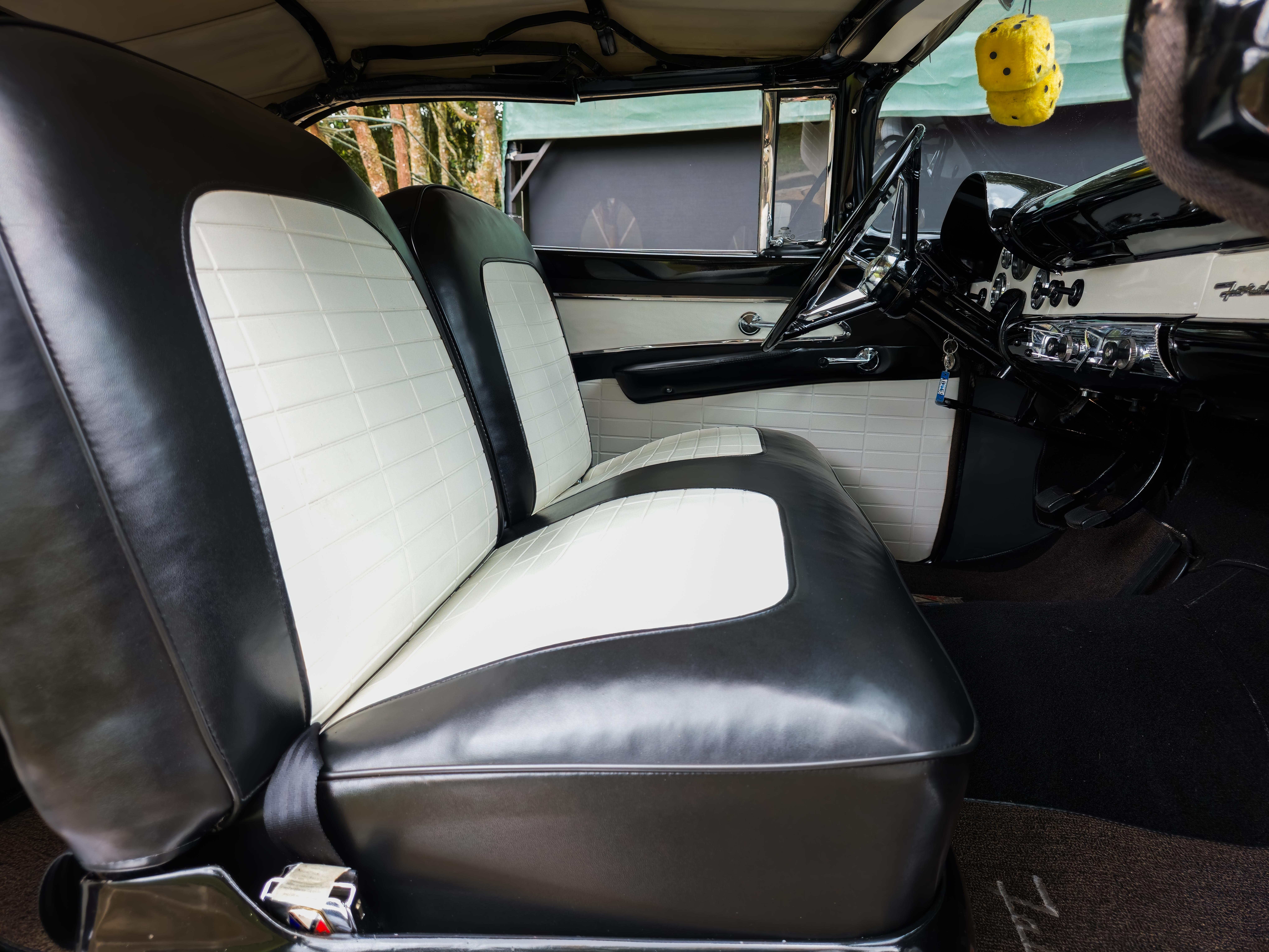 Ford Fairlane Sunliner 1956