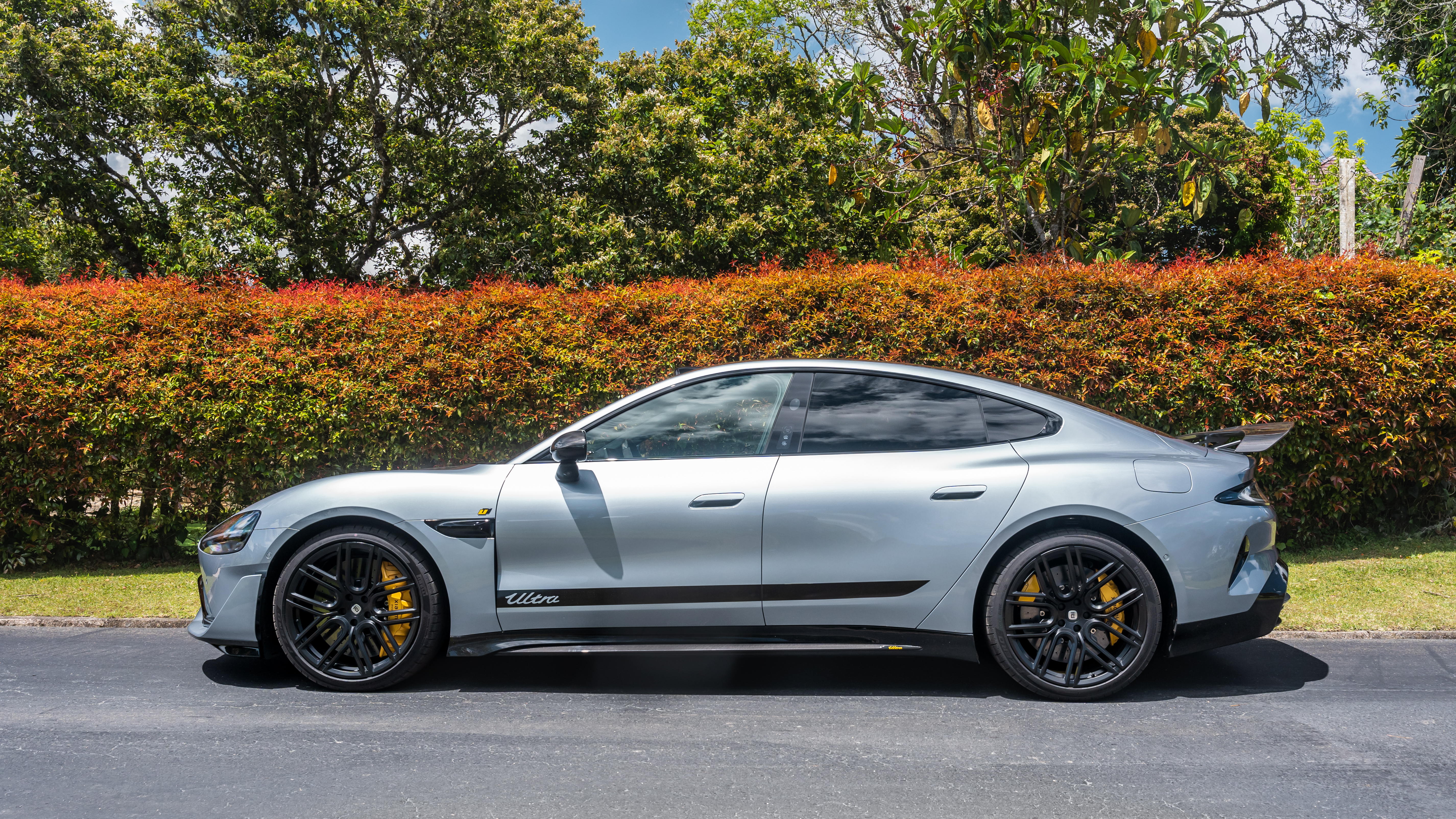 Xiaomi Su7 Ultra 2025