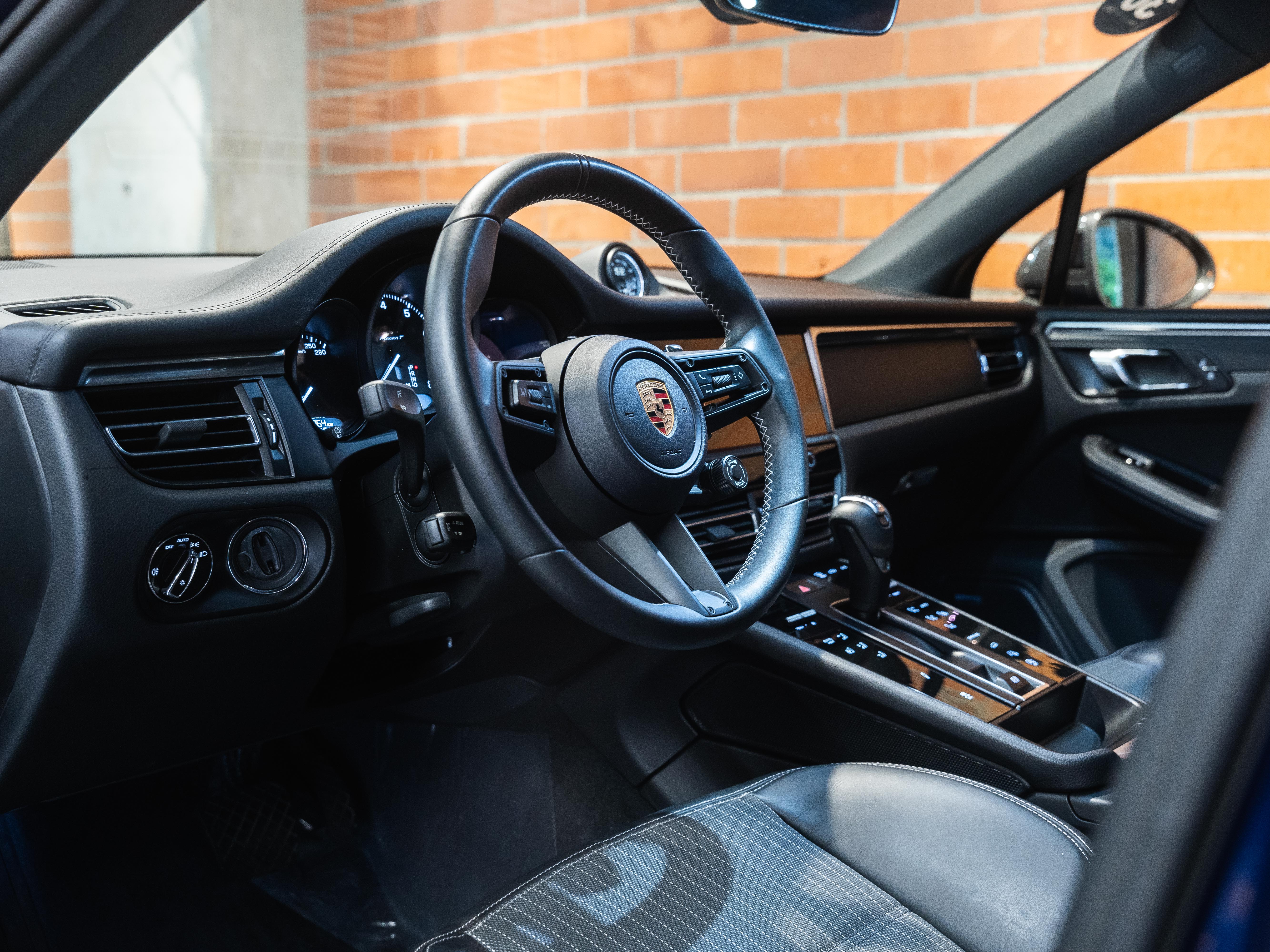 Porsche Macan T 2024