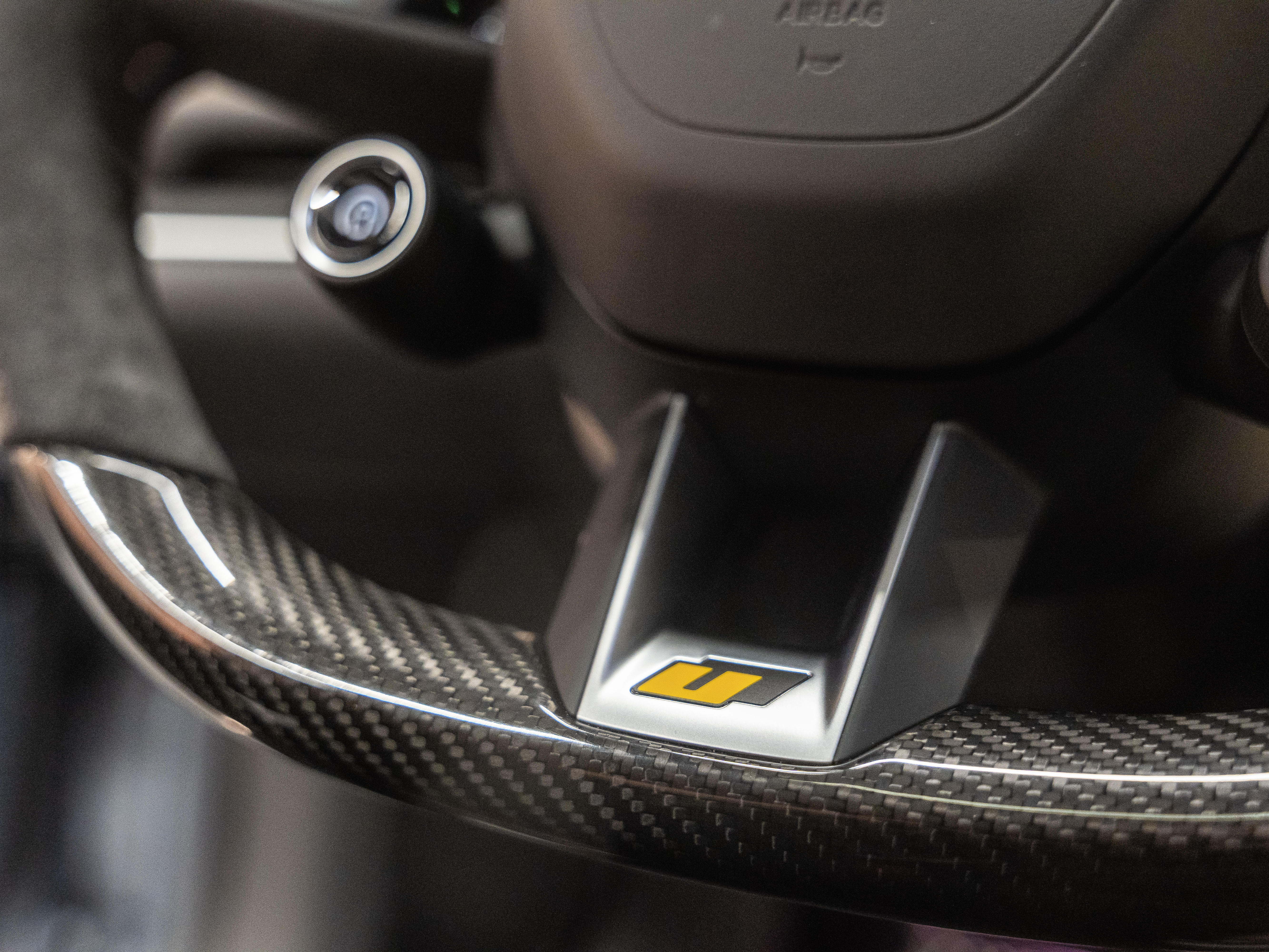 Xiaomi Su7 Ultra 2025