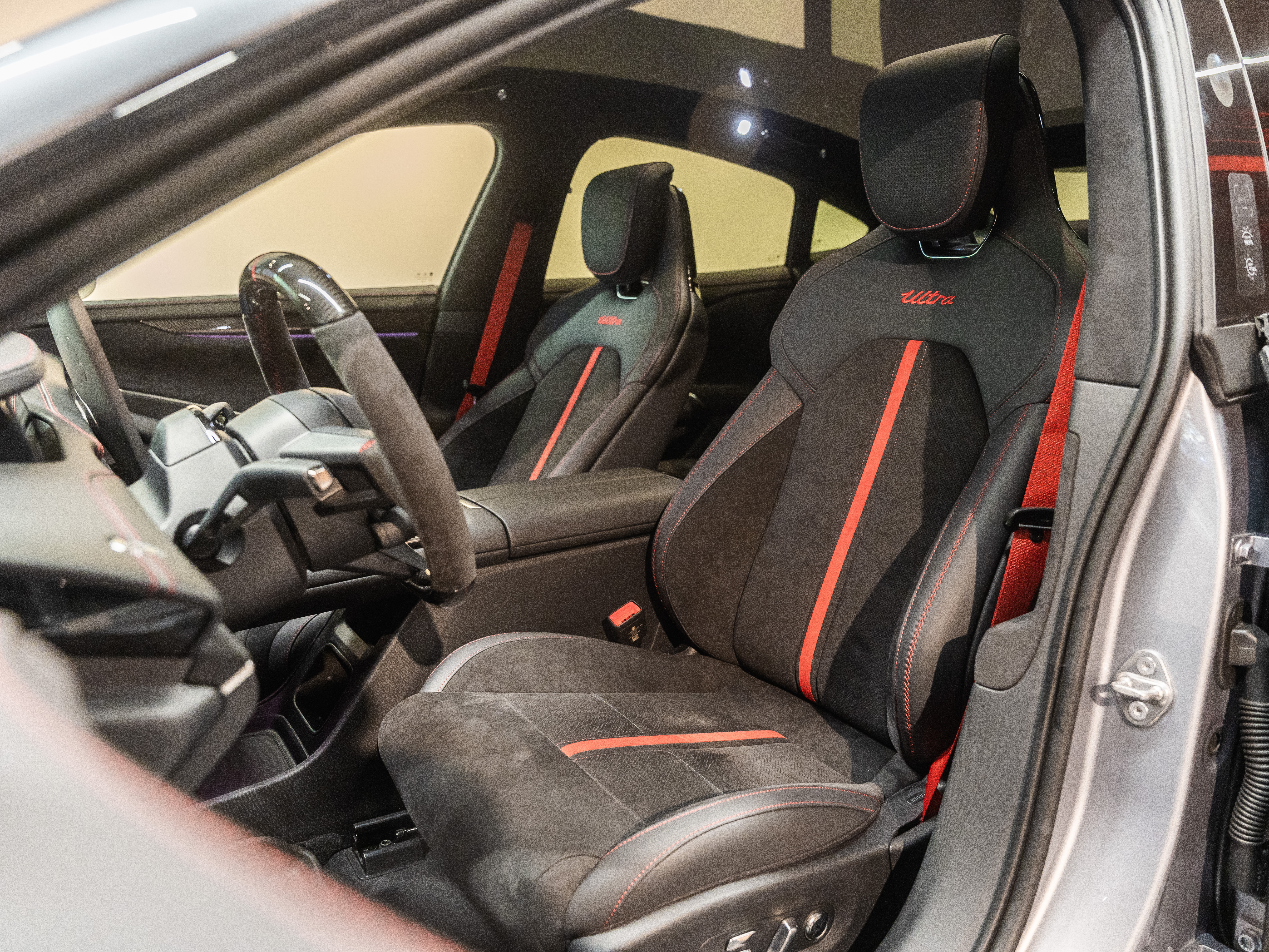 Xiaomi Su7 Ultra 2025