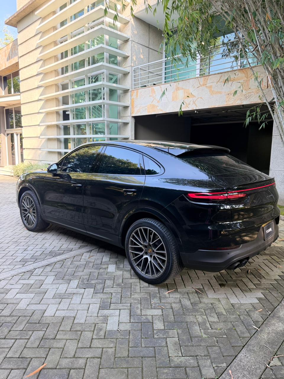 Porsche Cayenne Coupe Platinum Edition 2023