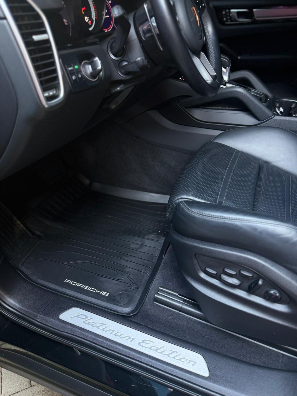 Porsche Cayenne Coupe Platinum Edition 2023