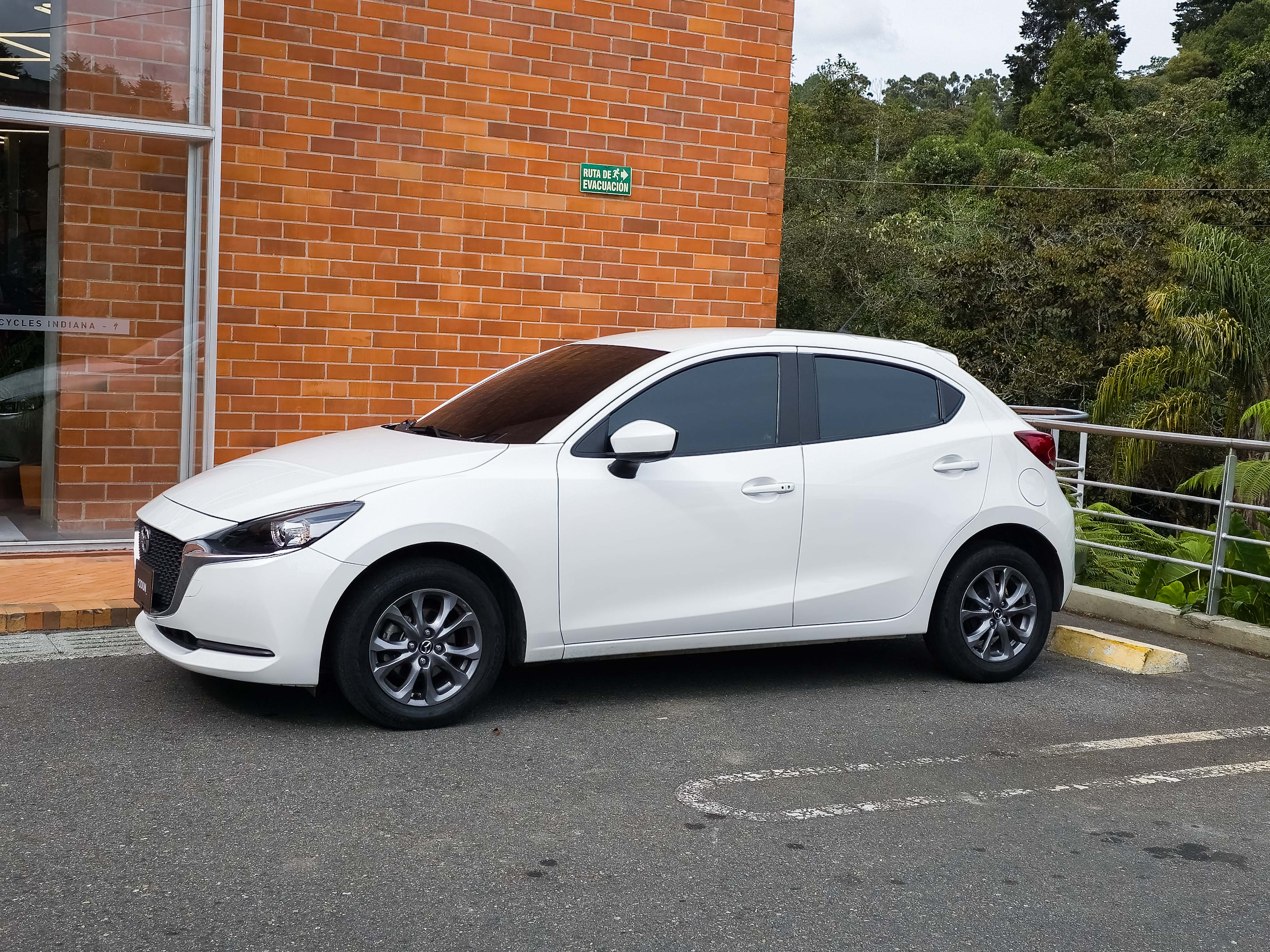 Mazda 2 Touring 2023 - Foto 6