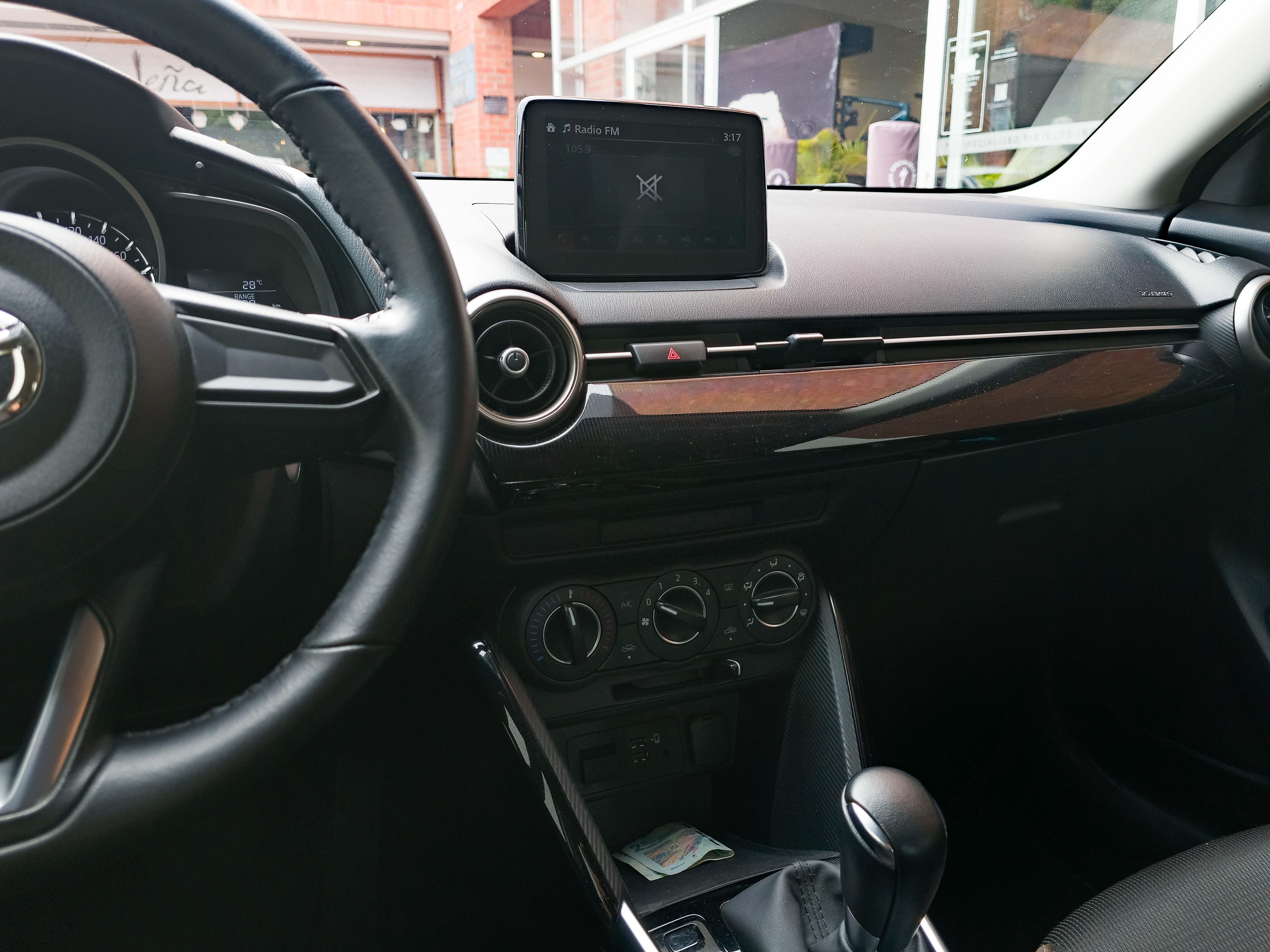 Mazda 2 Touring 2023 - Foto 13