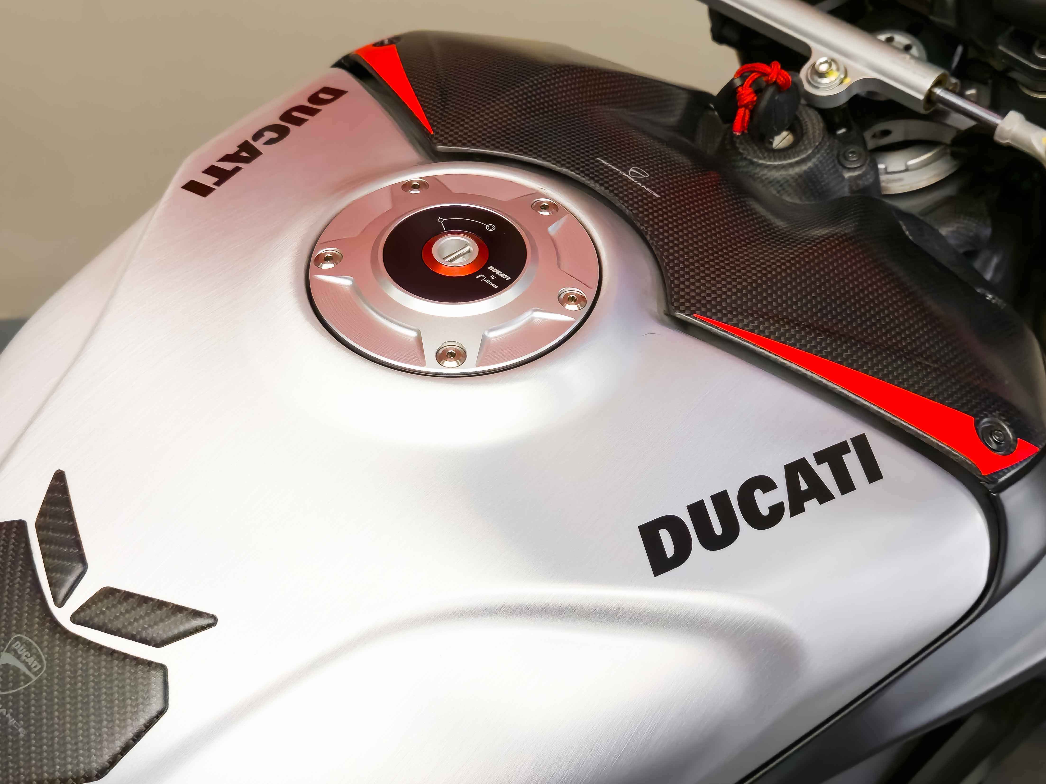 Ducati Street Fighter SP2 2024 - Foto 15