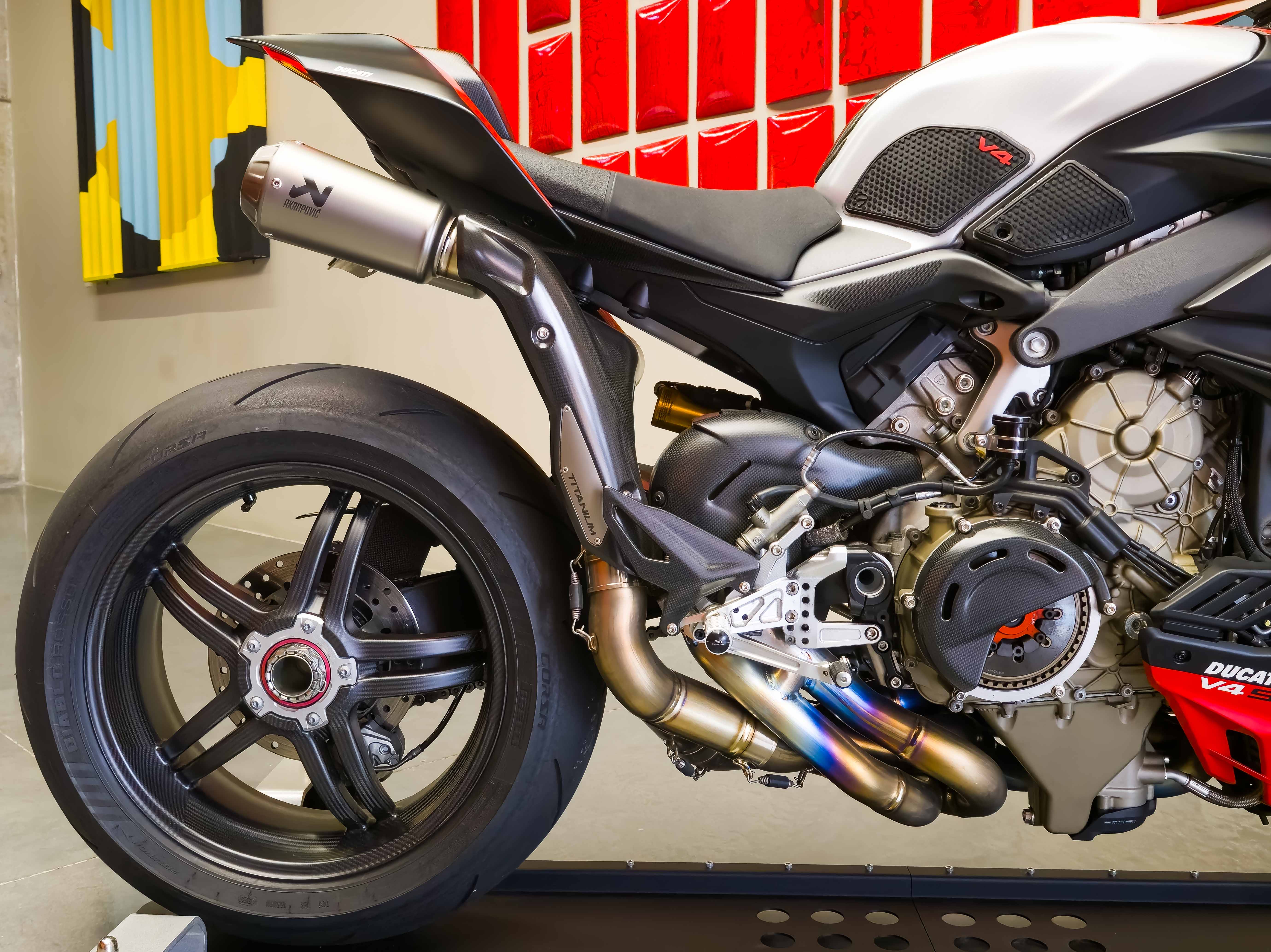 Ducati Street Fighter SP2 2024 - Foto 18