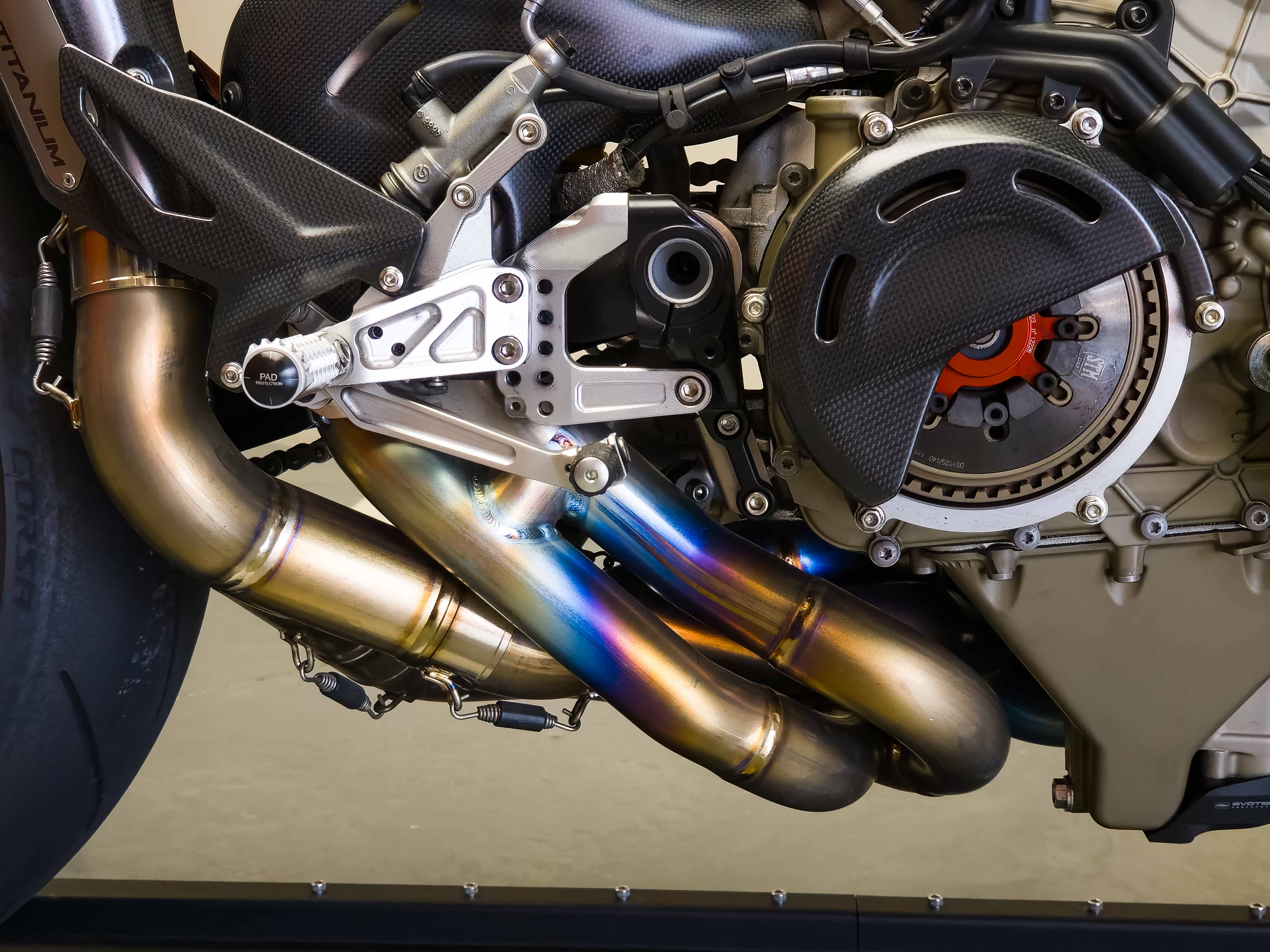 Ducati Street Fighter SP2 2024 - Foto 19