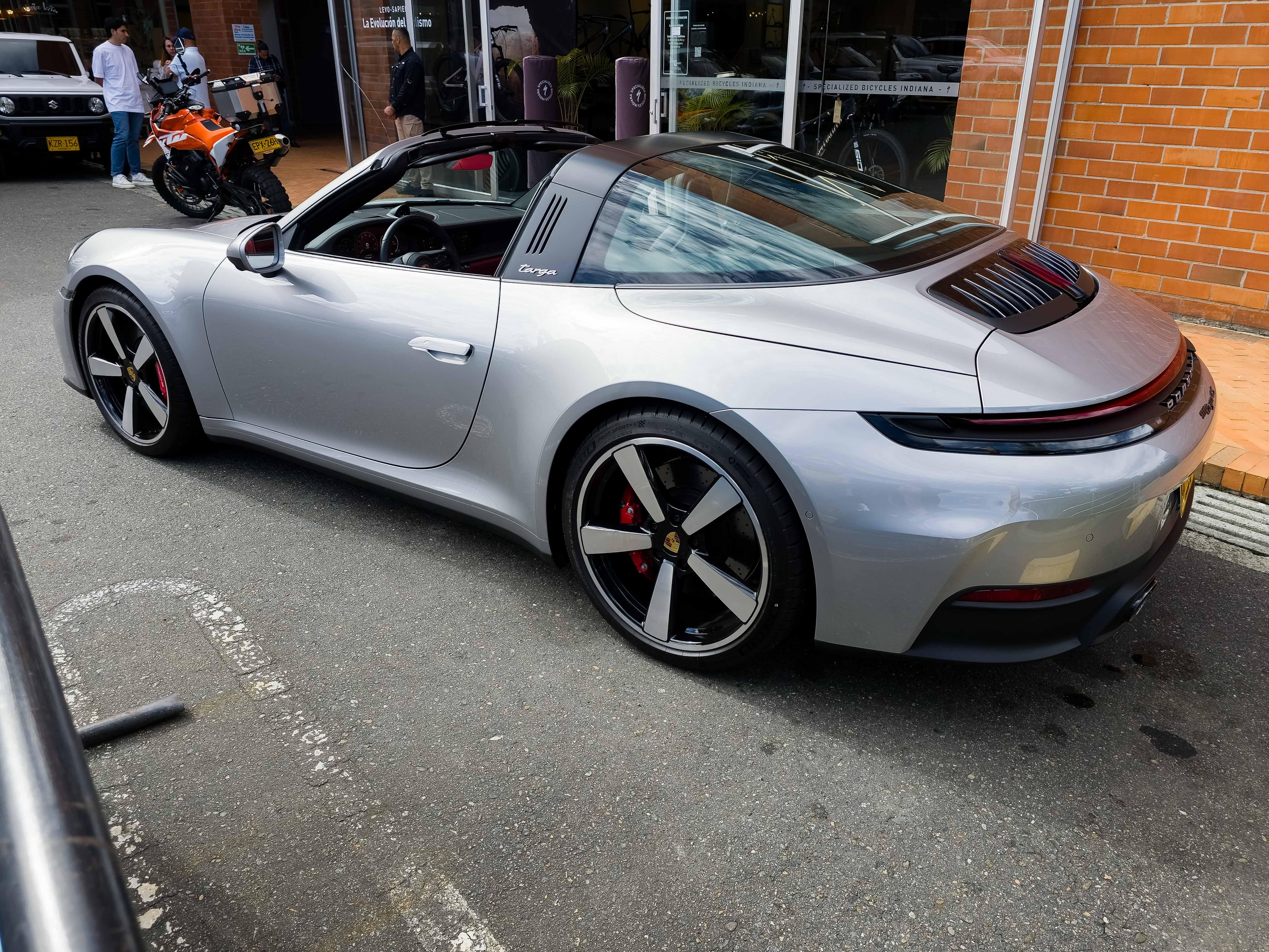 Porsche 911 Targa 4S 2026 - Foto 4