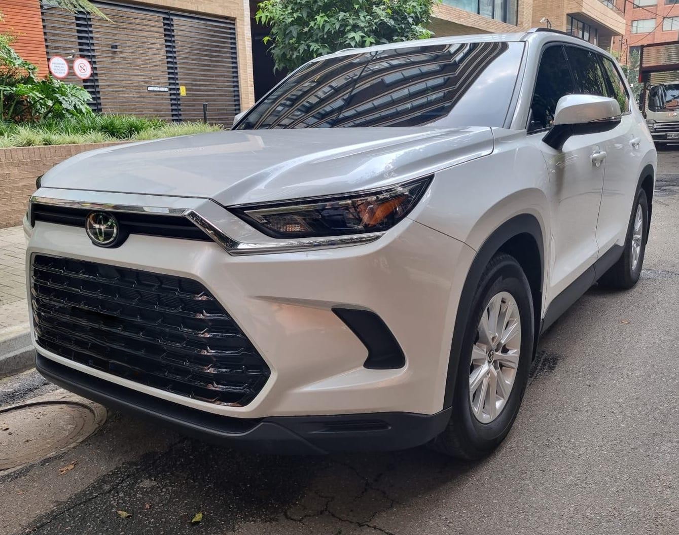 Toyota Grand Highlander Blindaje 2+ 2025 - Foto 7