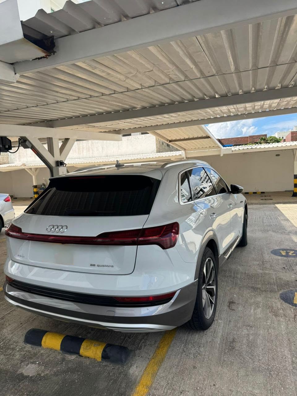 Audi E-tron Prestige 2022 - Foto 8