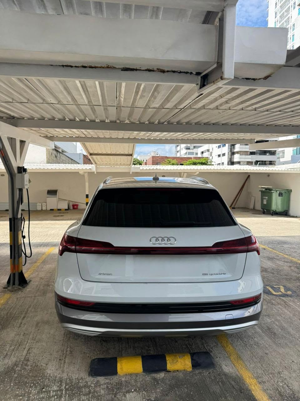 Audi E-tron Prestige 2022 - Foto 13