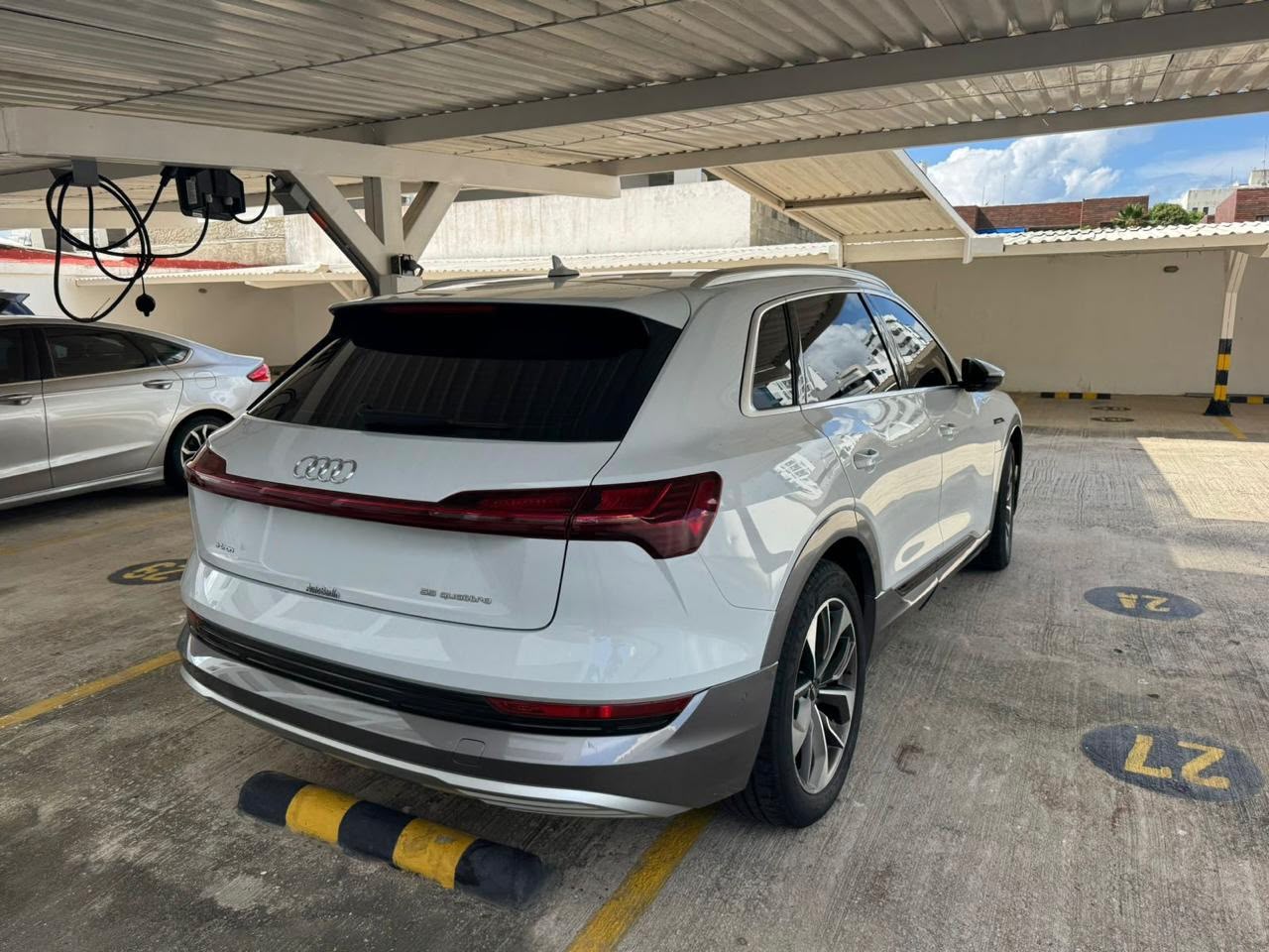 Audi E-tron Prestige 2022 - Foto 14