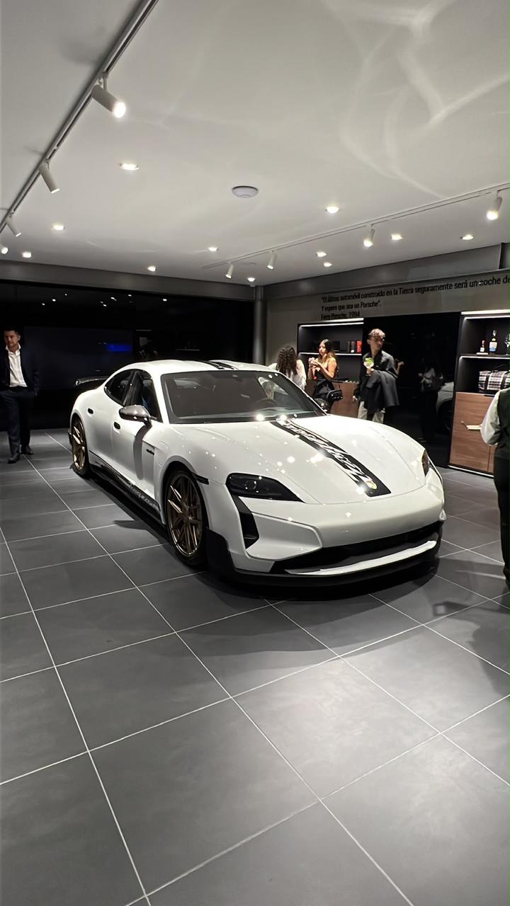 Porsche Taycan GT 2025 - Foto 2