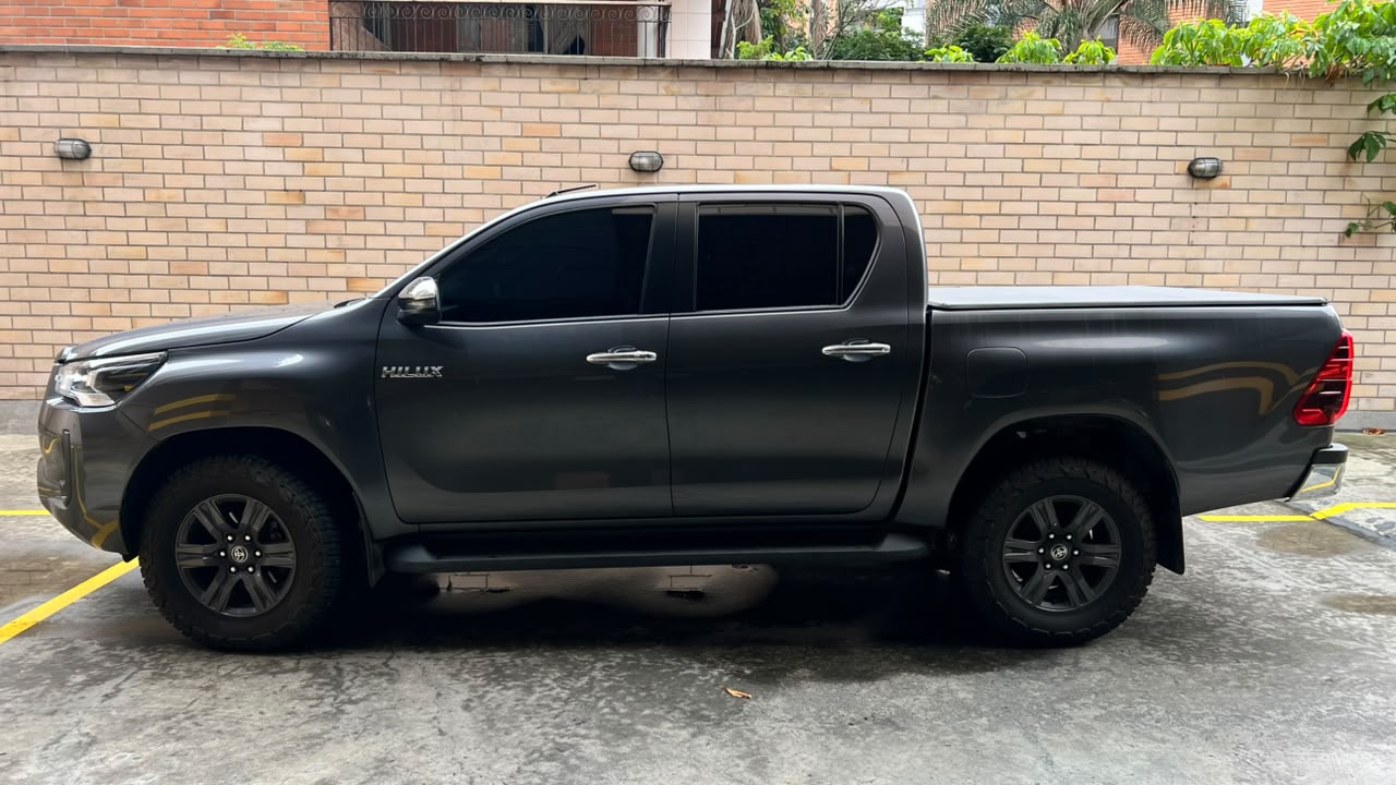 Toyota Hilux 2.4 Diesel 4x4 2023 - Foto 3