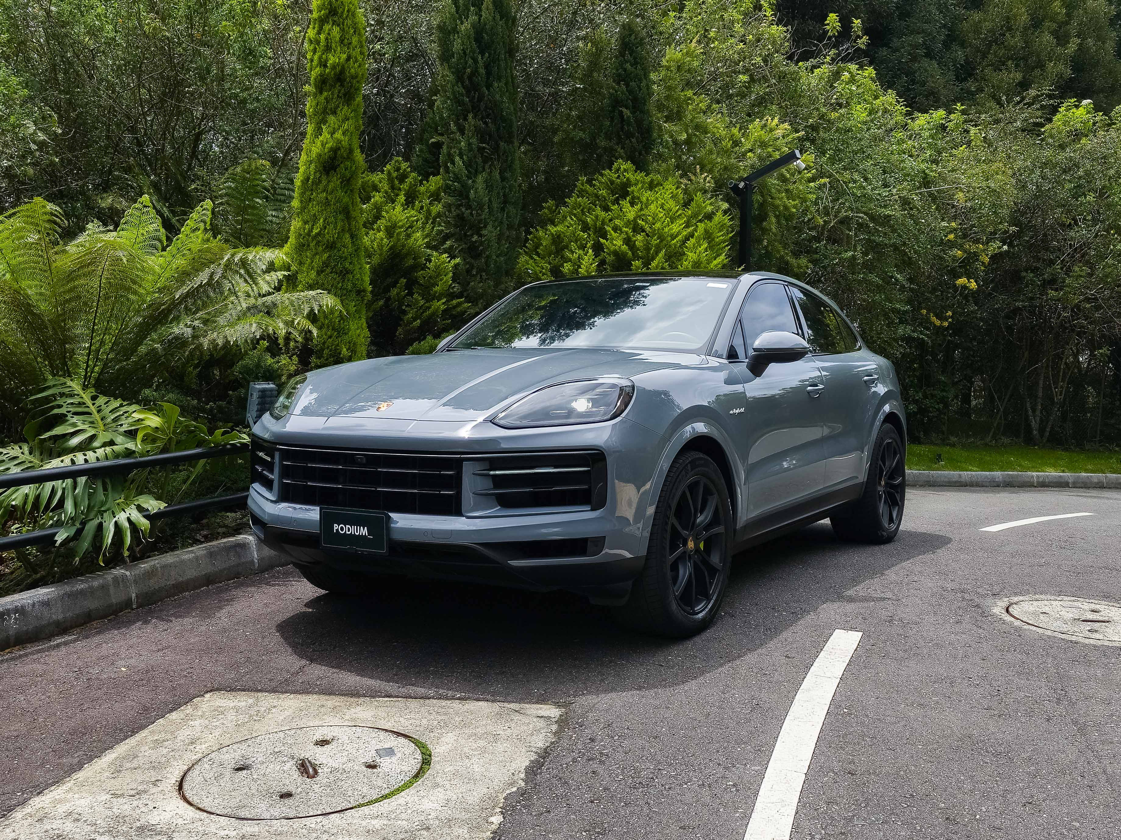 Porsche Cayenne 3.0 E-Hybrid 2024 - Foto 3